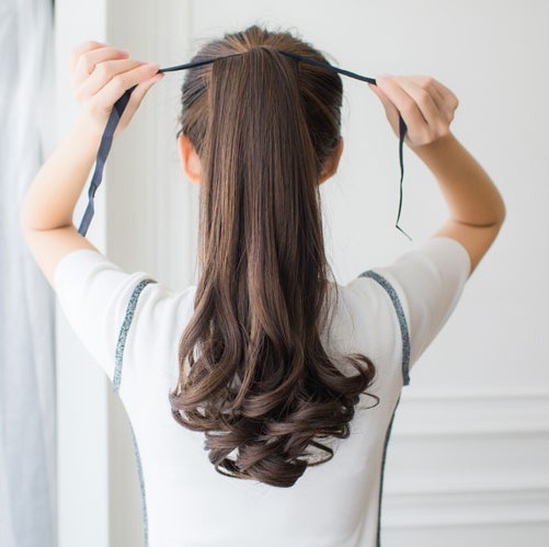 ポニーテール ロング カール ウィッグ ワンタッチ エクステ 耐熱 ゆるふわ ワンポイント 簡単 コスプレ アニメの通販はau Pay マーケット ダイレクト販売サービス Au Pay マーケット店