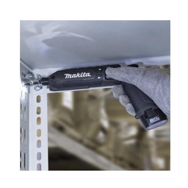 マキタ TD023DSHXB 充電式ペンインパクトドライバ セット品 バッテリー2本/充電器/ケース 色 黒 ブラック ワンタッチビット装着_4