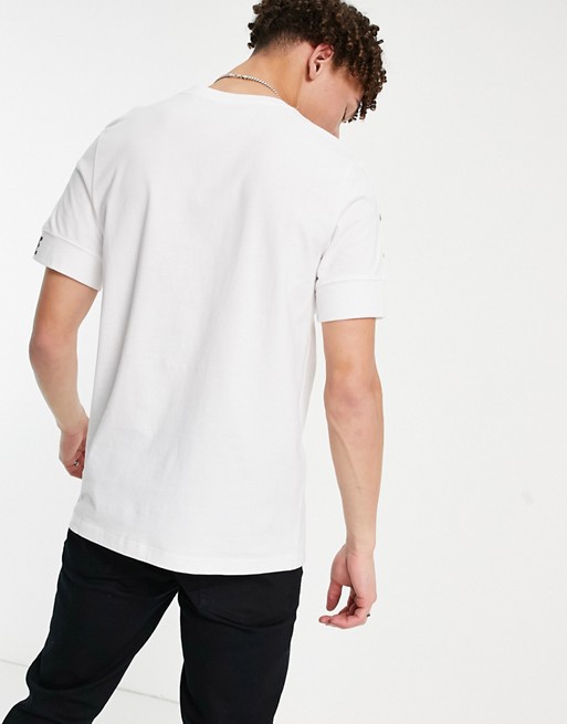 ナイキ NIKE Tシャツ 半袖 Repeat Pack t-shirt in white ホワイト 白