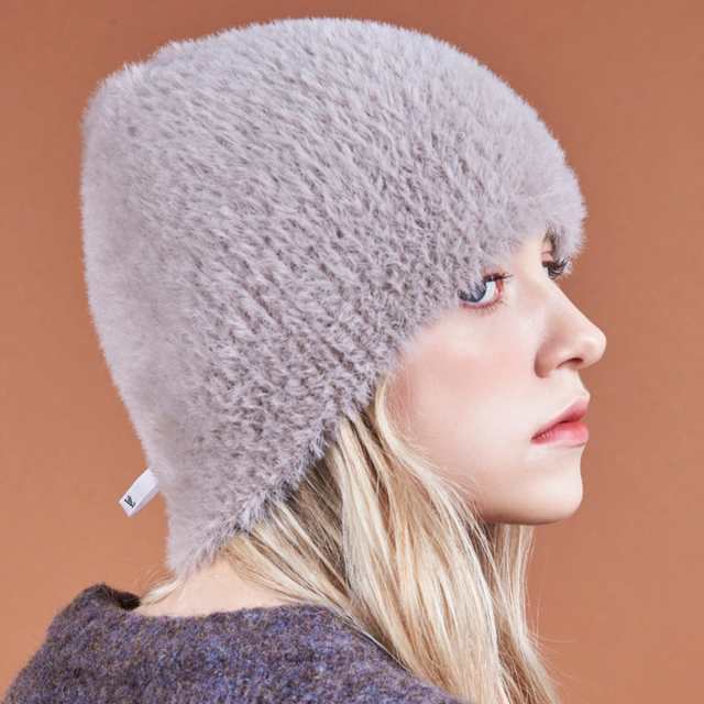 バザール ビーニー VARZAR VA Brooch Soft Angora Beanie ロゴ