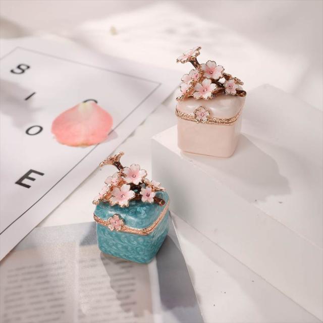 遺品整理品　アクセサリー、ジュエリーBOX、まとめ 遺品整理 ジュエリーボックス アクセサリー まとめ売り