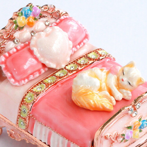 ミニチュアベッド ミニチュア家具 猫 ジュエリーボックス ピィアース 東京銀座PICALS 東京銀座ピカルス 可愛い ブランド おしゃれ プレゼント オブジェ 置物 動物 誕生日プレゼント プロポーズ ペット 骨壺 メモリアルボックス ペット_2