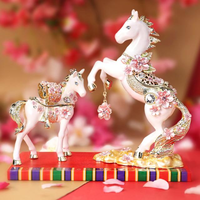 【正規品】＜桜天馬＞午年 馬 干支の置物 大きいタイプ さくら インテリア雑貨 玄関 金属 白馬 2026年 桜 東京銀座PICALS 東京銀座ピカルス ピィアース EX633-1