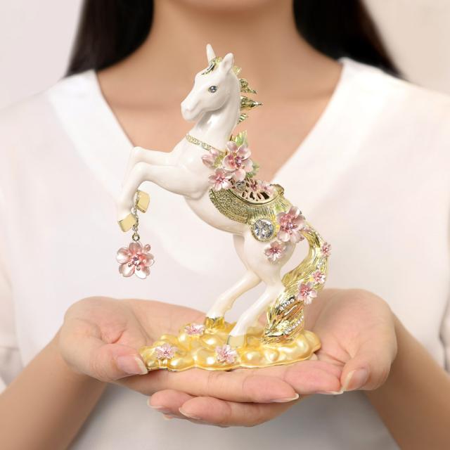 【正規品】＜桜天馬＞午年 馬 干支の置物 大きいタイプ さくら インテリア雑貨 玄関 金属 白馬 2026年 桜 東京銀座PICALS 東京銀座ピカルス ピィアース EX633-1
