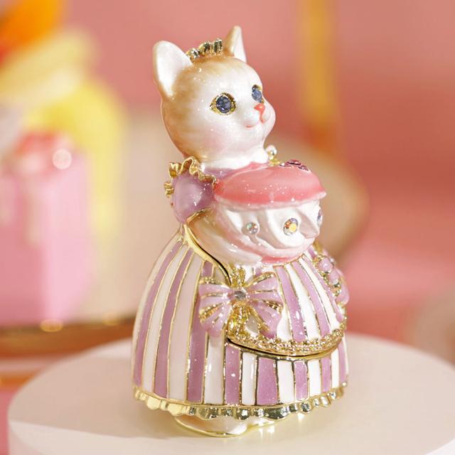 ルル・キャンディ(マカロン) 商標登録済み 猫 ネコ ジュエリーボックス ピィアース 東京銀座PICALS 東京銀座ピカルス 可愛い ブランド おしゃれ プレゼント オブジェ 置物 動物 誕生日プレゼント プロポーズ ペット 骨壺 メモリアルボックス ペット_9