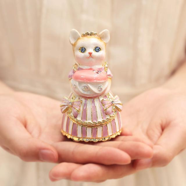 ルル・キャンディ(マカロン) 商標登録済み 猫 ネコ ジュエリーボックス ピィアース 東京銀座PICALS 東京銀座ピカルス 可愛い ブランド おしゃれ プレゼント オブジェ 置物 動物 誕生日プレゼント プロポーズ ペット 骨壺 メモリアルボックス ペット_10