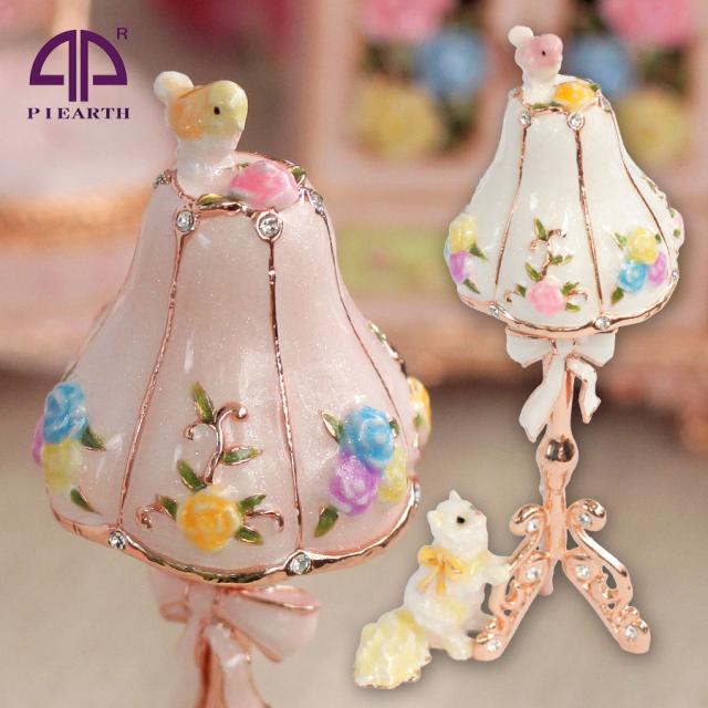 マリーのスタンドランプ 猫 ミニチュア家具 ジュエリーボックス ピィアース 東京銀座PICALS 東京銀座ピカルス 可愛い ブランド おしゃれ プレゼント オブジェ 置物 動物 誕生日プレゼント プロポーズ ペット 骨壺 メモリアルボックス ペットの通販は