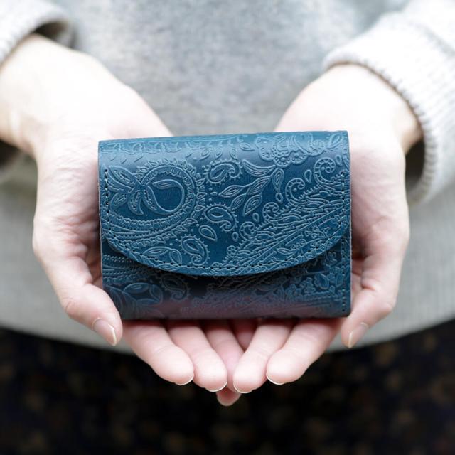 栃木レザー 三つ折り財布 メンズ レディース ペイズリー VINCENT CRAFTED MANUEL ミドルウォレット ミニ財布 ペイズリー柄 財布 ネイビー