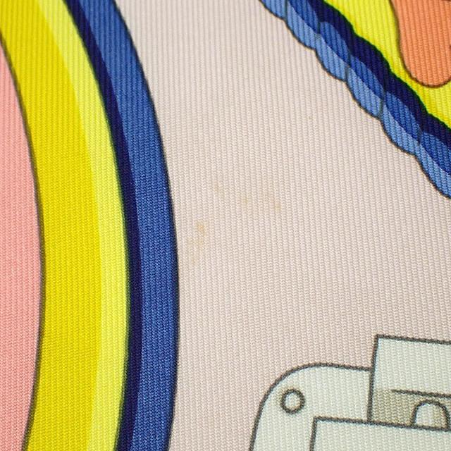 HERMES(エルメス) HARNAIS DE COEUR アルネ・ドゥ・クール カレ90 グリ