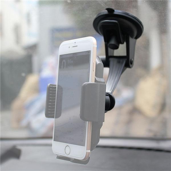 スマホ スマートフォン Iphone アイフォン 車 アクセサリー 4足 吸盤 マウント 携帯 固定 車載 ダッシュボード フロントガラス 窓 吸着 の通販はau Pay マーケット Crafters Market