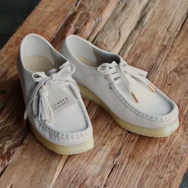 クラークス Clarks レディース ワラビー Wallabee WHITE NUBUCK シューズ 靴 モカシン 白 ホワイト スエード カジュアル  シンプル ロゴ O｜au PAY マーケット