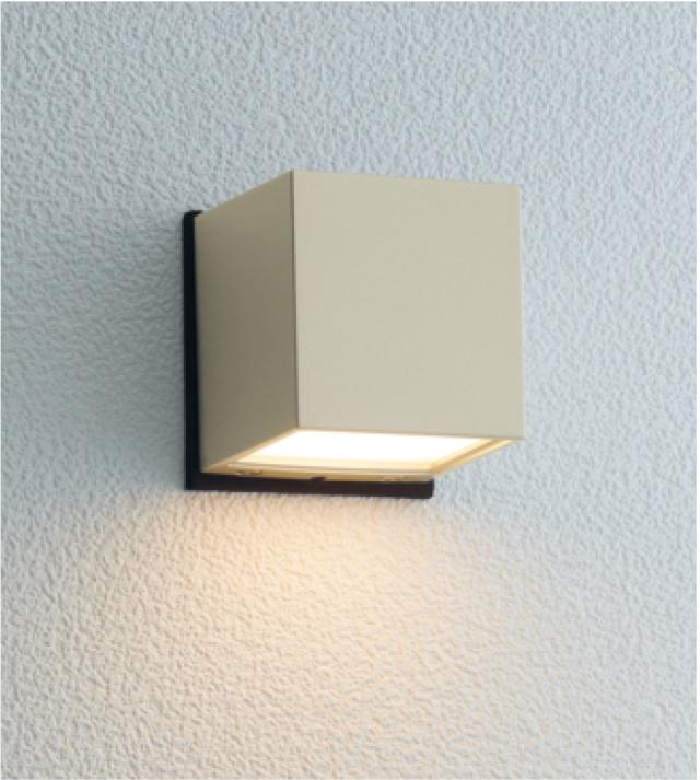 ユニソン（unison) エクステリア 屋外 照明 ライト  12V照明 表札灯 【エコルトウォールライト キューブライト シャンパンゴールド EA0101762】 エコルトウォールライトの通販は 11,858円