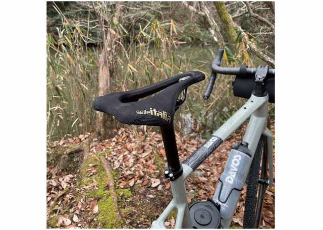 DAVOS × selle ITALIA ダボス × セライタリア SLR TM SUPERFLOW サドル