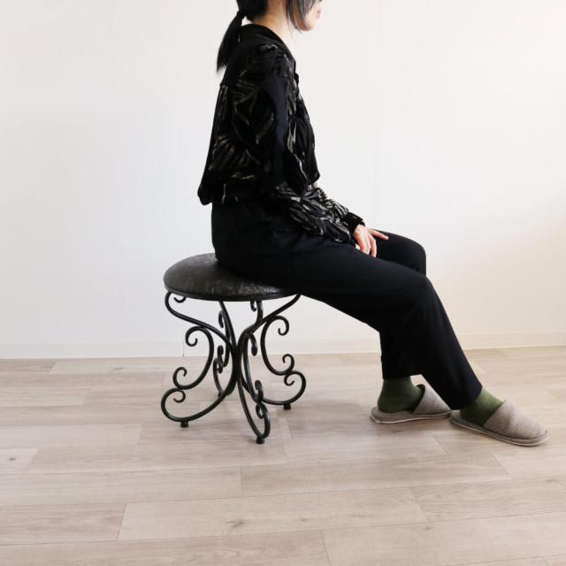 【動画あり】スツール おしゃれ 椅子 丸 クラシック 丸形 アンティーク アイアンチェアー ペイズリー リビング 玄関 鏡台 ラウンド イス 椅子 雑貨