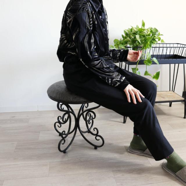 【動画あり】スツール おしゃれ 椅子 丸 クラシック 丸形 アンティーク アイアンチェアー ペイズリー リビング 玄関 鏡台 ラウンド イス 椅子 雑貨