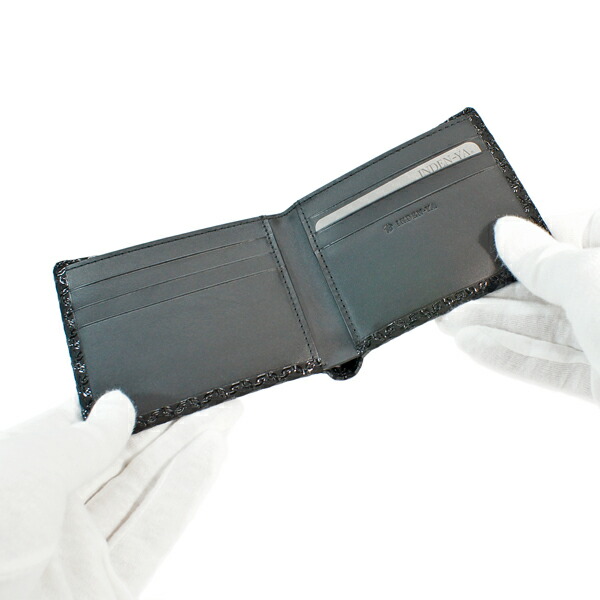 印伝 甲州印伝 印傳屋 上原勇七 財布 二つ折り財布 2005 輪繋ぎ小 黒地