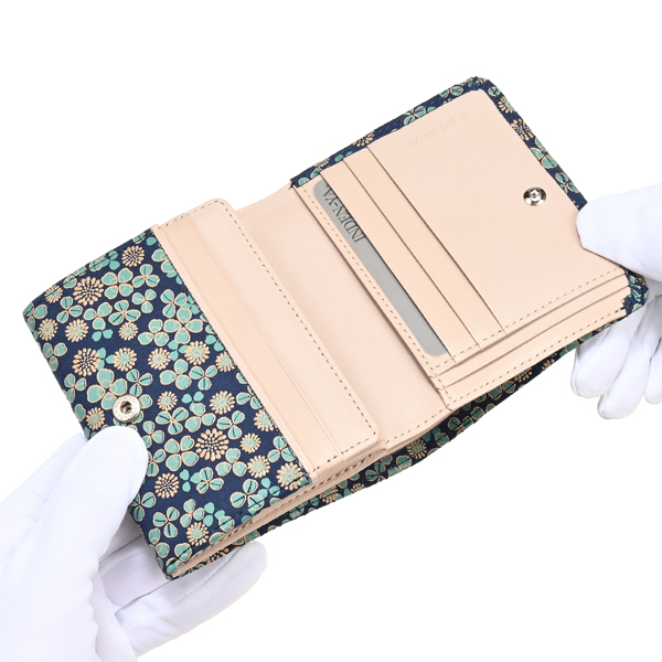 【商品レビュー＋5％】印伝 甲州印伝 印傳屋 上原勇七 FT-22 財布 二つ折り財布 シロツメクサ 白詰草 7302 鹿革 本革 レザー 花柄 ブランド 伝統工芸 日本製 春ギフト 母の日 贈り物 YM01_2