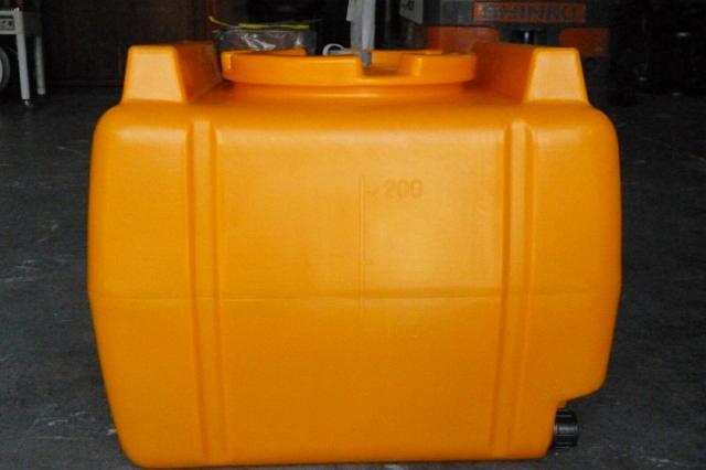 【】ｸﾎﾞﾀ NL-200 黄  25Aﾌｨｯﾃｨﾝｸﾞ.ﾄﾞﾚﾝ付   10Kg : ﾛｰﾘｰﾀﾝｸ 角∴工業.水槽.ﾀﾝｸ.貯水槽.農業.消毒.防除.容器.