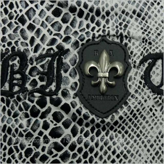 半袖ｔシャツ Vネックtシャツ Be Ambition パイソン柄 蛇柄 ヘビ柄 光沢調pu ユリ紋章スタッズ 春夏 グレー 大人カジュアル メンズフの通販はau Pay マーケット Fts プレミアム ファッション