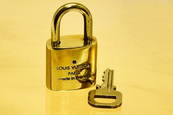 Authentic LOUIS VUITTON Lock And Key Set Padlock Made In France,no315