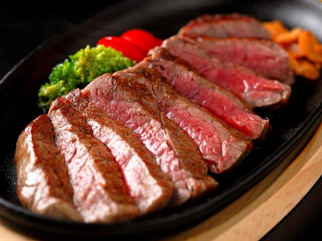 【貨物輸送無料】あか牛照明ランプビフテキ（150g×2）■赤牛 褐牛 あかうし 赤身肉 褐毛和種 阿蘇 肥後  照明ランプビフテキ 食料雑貨類 お取り寄せ 食い道楽■贈りもの 差し上げ物 差し上げる品 差し上げ物 差し上げ物にも■（※北海道・沖縄は送りとどける料要）
