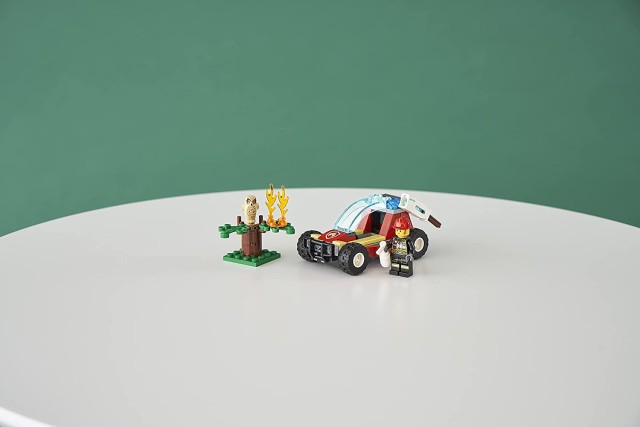 レゴ(LEGO) シティ 森の火事 60247の通販はau PAY マーケット - テクノ