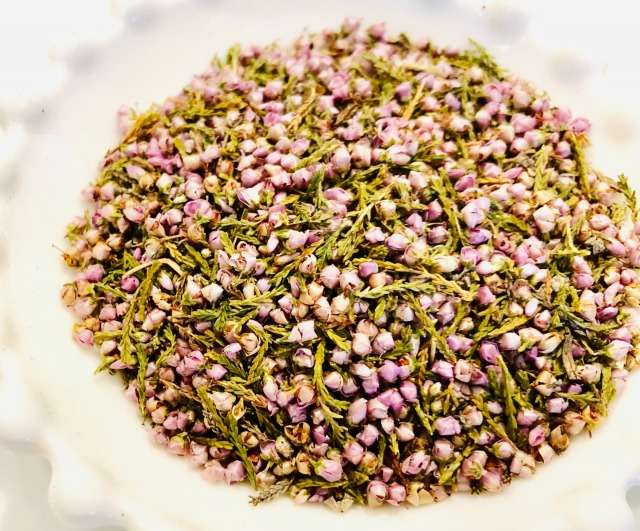 ヒース 20g ハーブティー シングル ミネラル アルブチン 女性 フラボノイド 健康 お茶 紅茶 注文梱包の通販はau Pay マーケット レソンシエル ジャポン