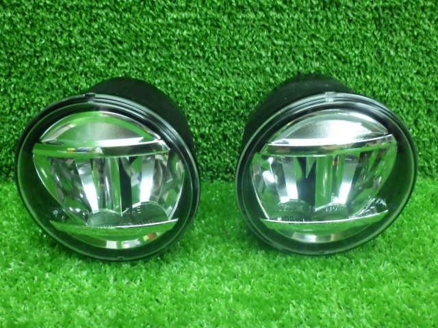 【中古】★上塗り産業済★ トヨタ ダイハツ ホンダ スズキ 純然たる フォグランプ 働き掛ける仕かける KOITO114-11092 LED 200824310 中古 車 一部分 中古一部分 中古部分品 カスタム 即送りとどける