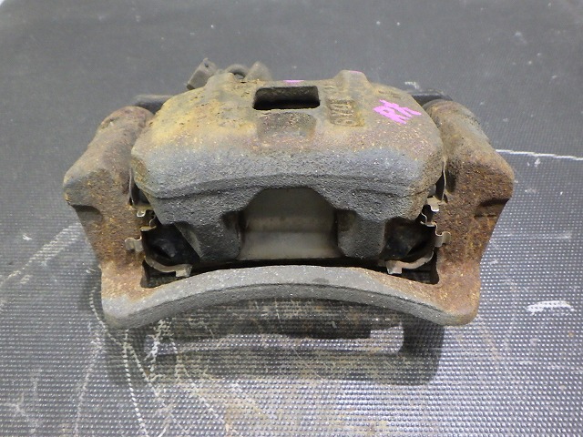 ビックホーン　左　リア　キャリパー　UBS69GW　1996年　パット8ミリ　8-9714479-0　イスズ　260120013