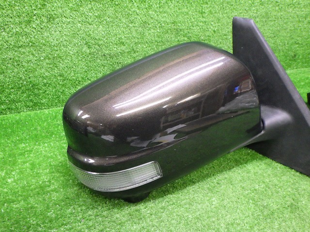 比較的綺麗　日産　C26　FNC26　セレナ　96302-3JY0B　　96301-3JY0B　ドアミラー左右　カラーKBE　9P+7P　カメラ付き　241009019_4