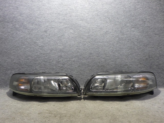 ボルボ V70 前照灯 働き掛ける ハロゲン 8B 89006873 89006874 260618221