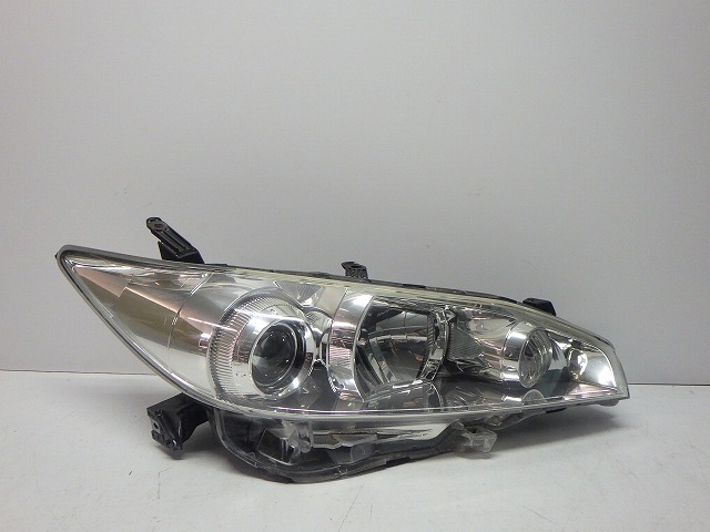 20系ウィッシュ 右ヘッドライト ハロゲン ZGE20/25 68-15 X K 81170-B2670 コーティング 美品 260611226