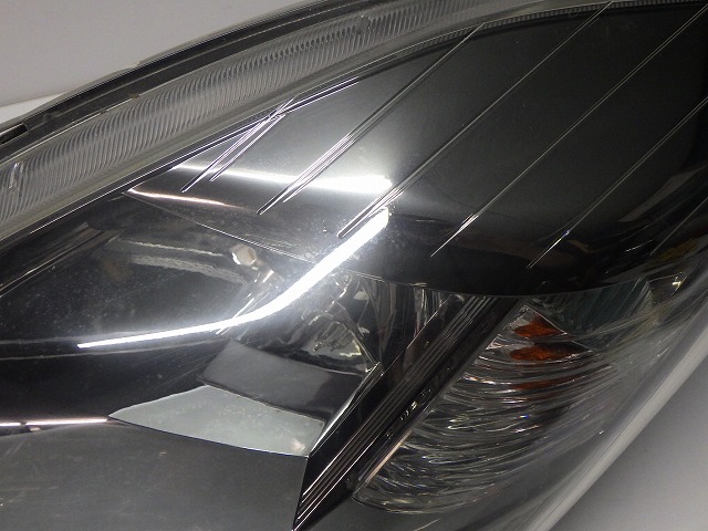 アイシス ヘッドライト左右 HID ANM10/15 前期 44-61 C 81150/81110-44310 コーティング 綺麗 260613229_2