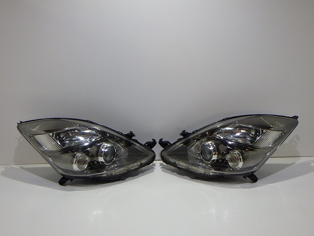 アイシス ヘッドライト左右 HID ANM ZGM10/15 44-69 L 81110/81150-44350 コーティング 260401031