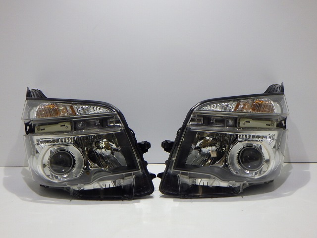 70系ヴォクシー　ヘッドライト　左右　HID　ZRR70/75　後期　28-225　T　81145/81185-28E80　コーティング　美品　260623031 35,750円