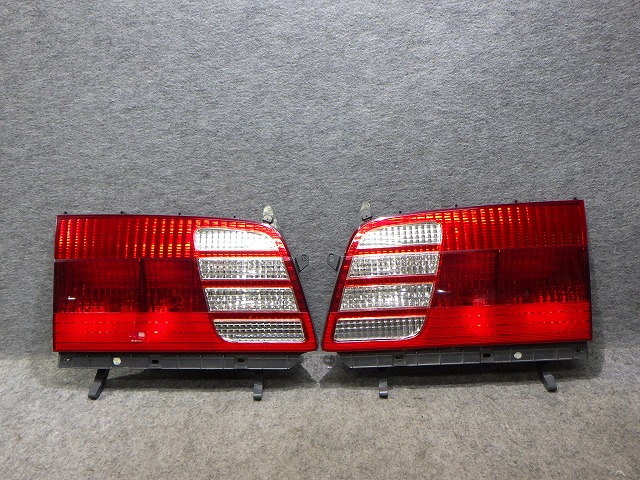 グランドハイエース テール左右 フィニッシャー VCH10 KCH16 26-103 260623041 7,920円