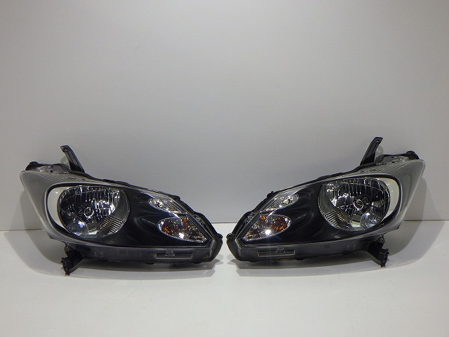 フリード ヘッドライト左右 HID GB3/4 前期 100-22838 N0 33101/33151-SYY-N01 コーティング 綺麗 260610044