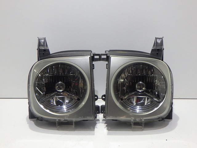正六面体 前照灯働き掛ける HID Z11 BNZ11 中期 1769 5 26010-4V40A 上塗り 260409245