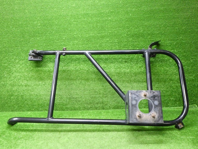 ジープ JEEP 7M系 チェロキー 純正 スペアタイヤ ブラケット ステー 1200X600 241102048の通販は 14,256円