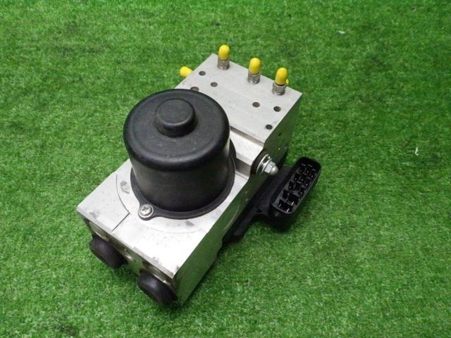トヨタ　XZU508　ダイナ　ABSアクチュエーター　44540-37070　200924051