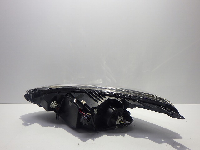 デミオ 右前照灯 LED DEJFS 後期 W1212 マ D08A-51-031 上塗り 好いたらしい 260421251