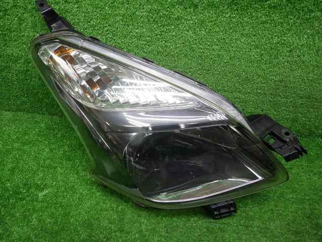 トヨタ　NCP100/105　ラクティス　前期　ヘッドライト　左右　HID　52-157　8　230508056｜au PAY マーケット