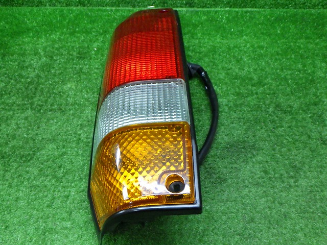 未使用品 トヨタ 70 78 プラド 左テールレンズ 81560-60570 60