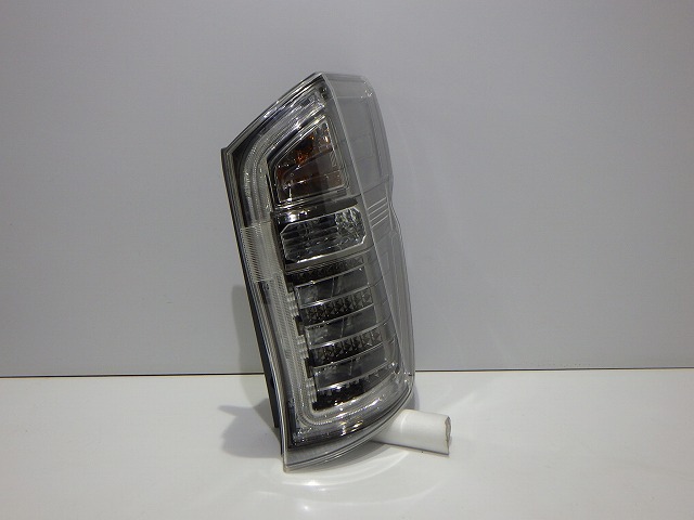 ステップワゴン スパーダ 右テール RK5/6 後期 クールスピリット W0587 J3 33500-SZW-J31 コーティング 綺麗 260106075