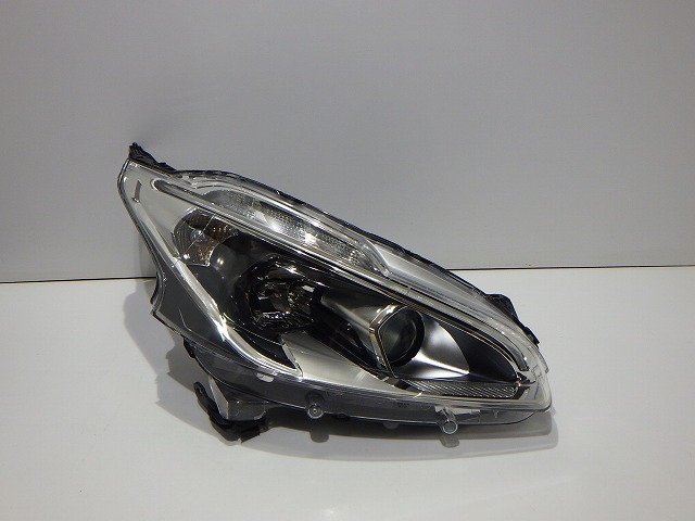 プジョー 208 右前照灯 ハロゲン A9HN01 90068515 9810602280 上塗り 好いたらしい 260324077