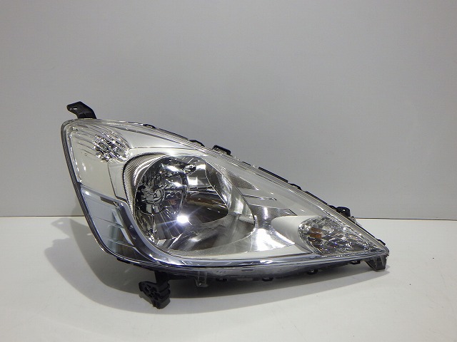 相応うシャトル ハイブリット 右前照灯 HID GP2 後期 P6869 AD 33101-TD7-J21 上塗り 好いたらしい 260519093