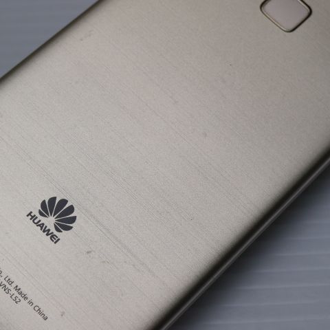超美品 SIMフリー HUAWEI P9 lite PREMIUM ゴールド 中古本体 安心保証 即日発送  スマホ SIMフリー HUAWEI 本体 白ロム