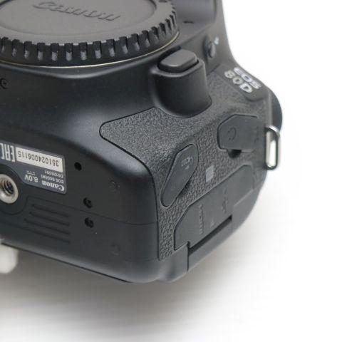 新品負けず劣らず EOS 80D 上半身 黒いこと  スマホ 中古 Canon