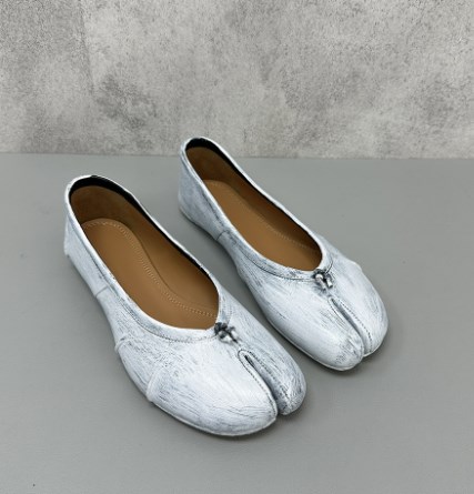 本革 羊革 tabi パンプス  足袋パンプス レディース フラットシューズ ローヒール バレエシューズ 2WAY スリッパ 光沢感 靴 シルバー バースト模様 ぺたんこ 先割れシューズ タビパンプス タビ たび 個性的 歩きやすい 疲れにくい 楽 婦人靴 レディースシューズ おしゃれ