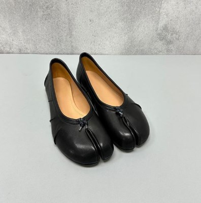 本革 羊革 tabi パンプス  足袋パンプス レディース フラットシューズ ローヒール バレエシューズ 2WAY スリッパ 光沢感 靴 シルバー バースト模様 ぺたんこ 先割れシューズ タビパンプス タビ たび 個性的 歩きやすい 疲れにくい 楽 婦人靴 レディースシューズ おしゃれ 本革 羊革 tabi パンプス 足袋パンプス レディース フラットシューズ